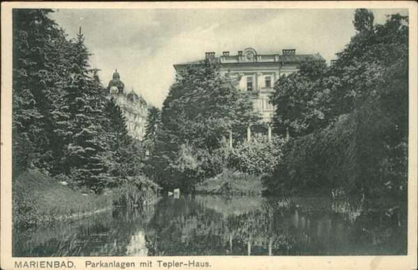 Marienbad Tschechien Boehmen Parkanlagen mit Tepler_Haus Teich