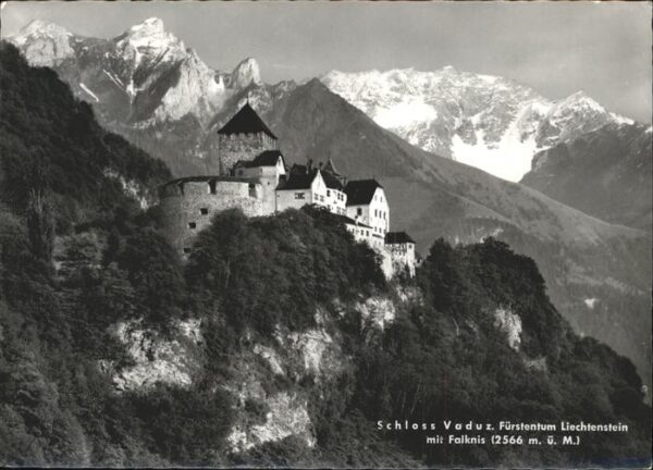 Vaduz Schloss Vaduz mit Falknis Rätikon