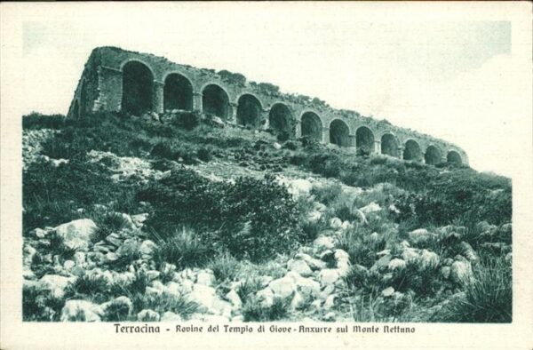 Terracina Rovine del Tempio di Giove Anxurre sul