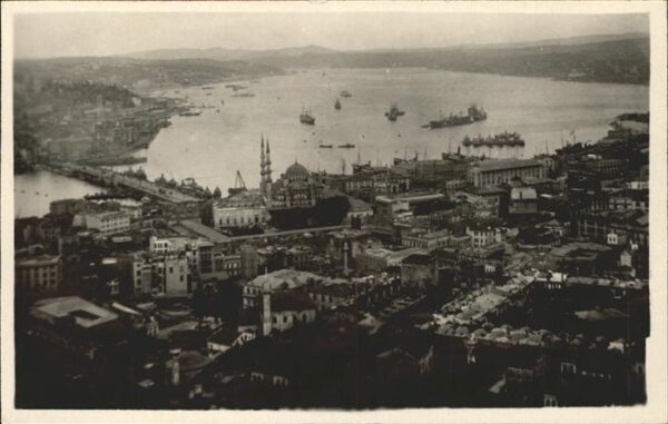 Istanbul Constantinopel Blick über die Stadt Brücke Schiffe Bos