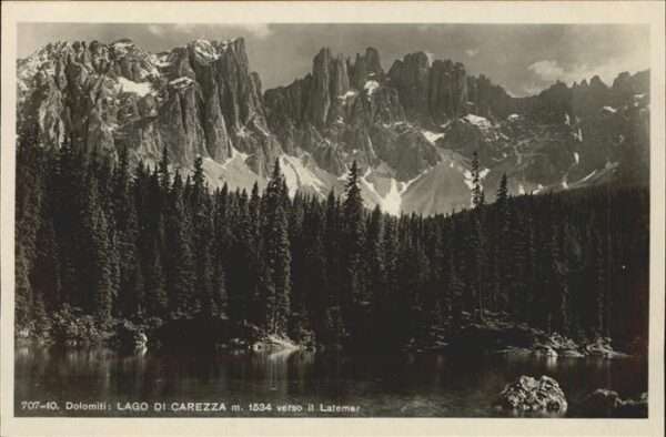 Welschnofen Suedtirol Lago di Carezza verso il Latemar Dolomi