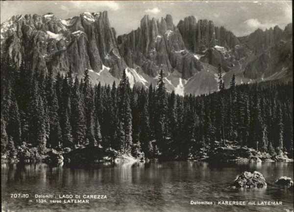 Welschnofen Suedtirol Lago di Carezza verso Latemar Dolomiti