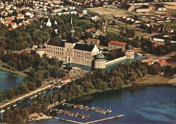Vadstena Airview of Vadstena Castle Hafen Schiff