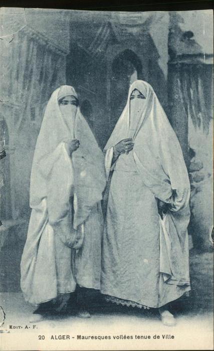 Alger Algerien Mauresques voilees tenue de Ville