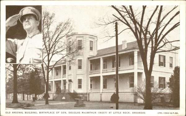 Generaele Douglas MacArthur Little Rock Arkansas