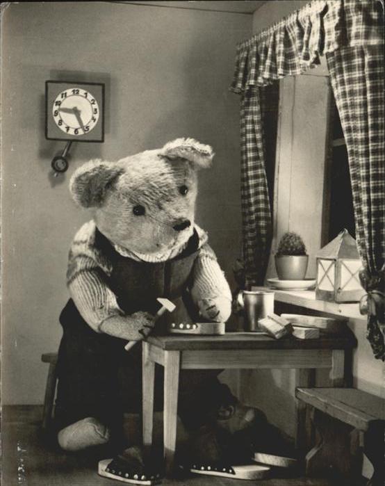 Teddy Teddybaer Teddy-bear Handwerk Schuhmacher Hammer