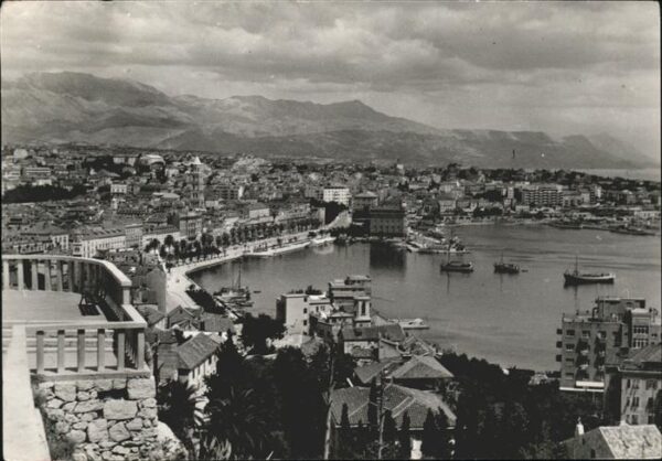 Split Spalato Blick zum Hafen Schiff