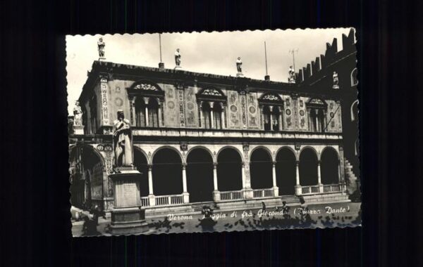 Verona Veneto Loggia di fra Giocondo Piazza Dante Bog