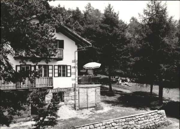 Moelten Suedtirol Schutzhaus Waldheim