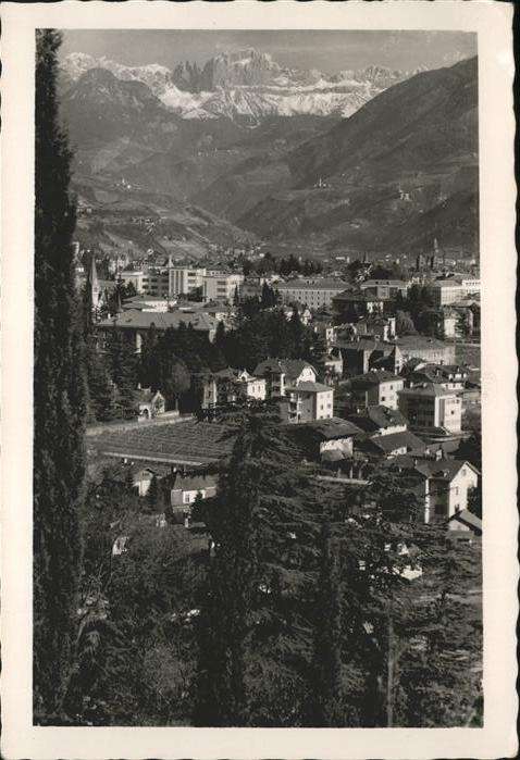 Gries-Quirein Bozen Panorama mit Rosengarten Dolomiten vers