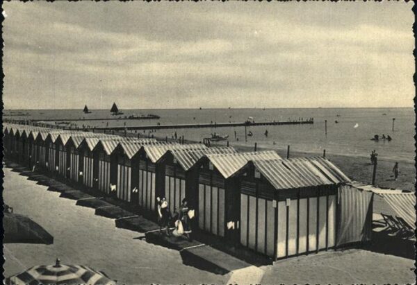 Lido di Venezia La Spiaggia Strand Badehäuser Steg