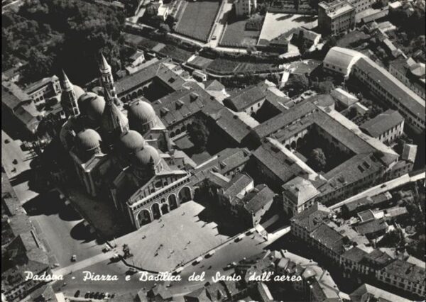 Padova Piazza e Basilica del Santo dall aereo