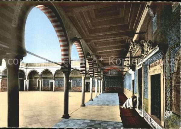 Kairouan Qairawan Mosquee du Barbier Galerie et Cour