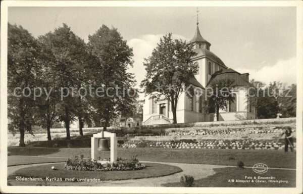 Soederhamn Kyrkan med urnlunden Kirche Glocke