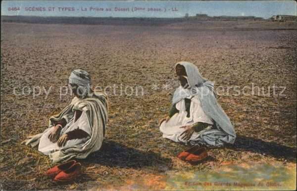 Alger Algerien La Priere au Desert Scenes et Types