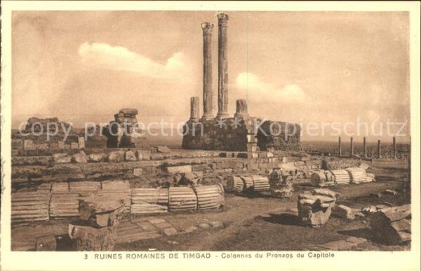 Timgad Ruines Romaines Colonnes du Pronaos du