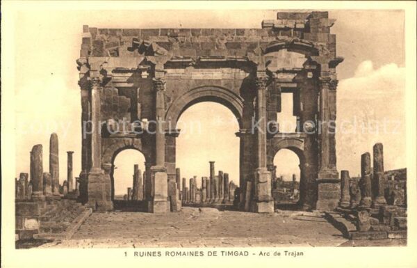 Timgad Ruines Romaines Arc de Trajan Historisc