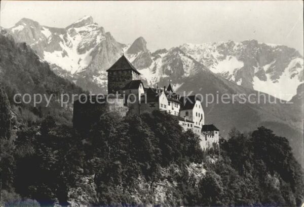Vaduz Schloss mit Falknis Rätikon