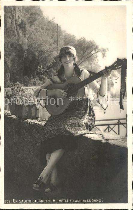 Gitarre Frau Musikantin Grotto Helvetia Lago di