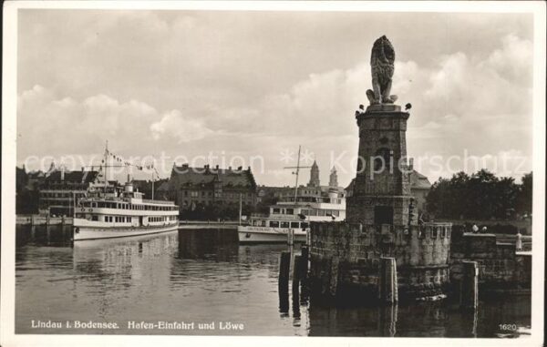 Dampfer Binnenschifffahrt Lindau im Bodensee Hafen-Einfahrt Löwe