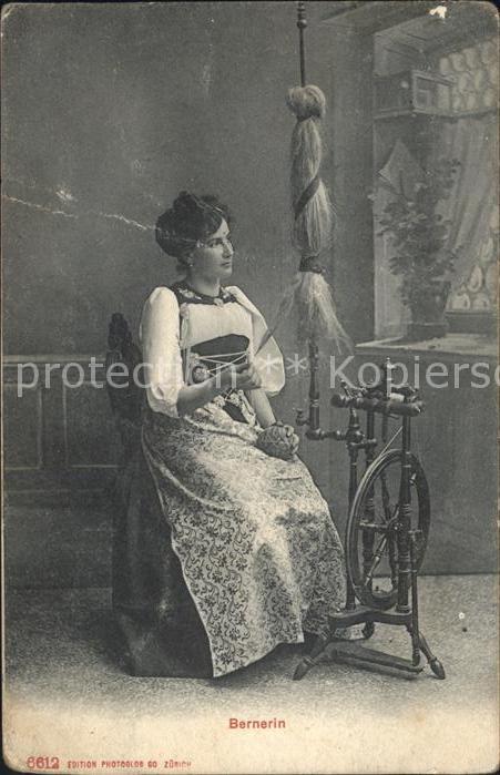 Spinnrad spinnen Bernerin Frau Tracht Bern