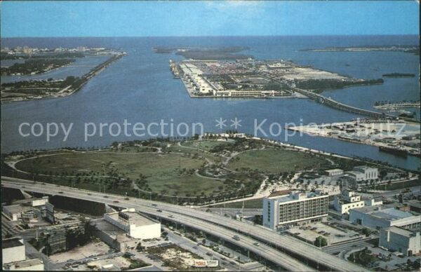Miami Beach Fliegeraufnahme Bicentennial Park and B