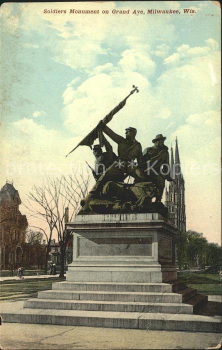Milwaukee Wisconsin Soldiers Monument on Grand Avenue Krieg