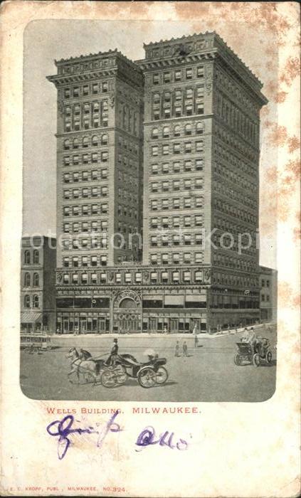 Milwaukee Wisconsin Wells Building