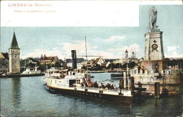 Dampfer Seitenrad Lindau im Bodensee Hafen Leuchtturm