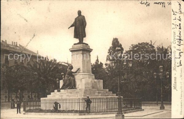 Milano Monumento a Cavour