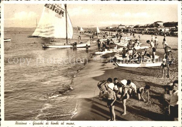 Riccione Giochi di bimbi al mare Segelboot
