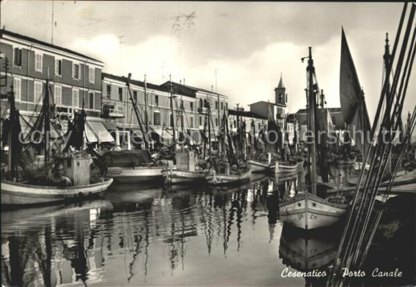 Cesenatico Porto Canale Fischkutter