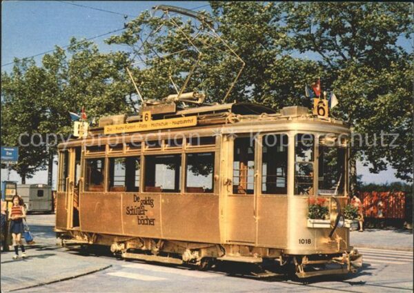 Strassenbahn em goldige Sächsitram Verkehrsbetriebe