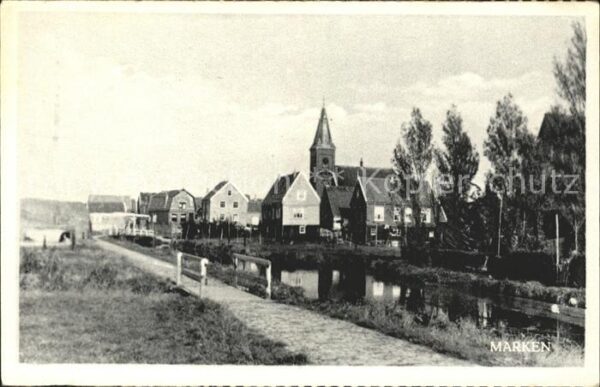 Marken Ortsansicht mit Kirche