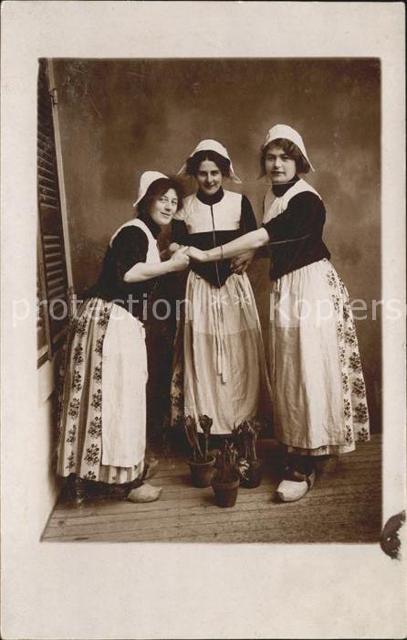 Trachten Holland Frauen