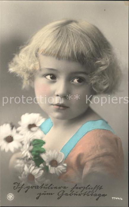 Foto NPG Nr. 7744/4 Kind Blumen
