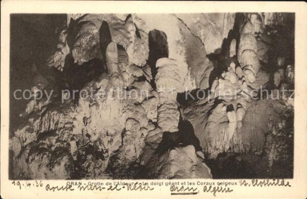 Hoehlen Caves Grottes Oran Grotte de l'Aidour Coraux neigeux