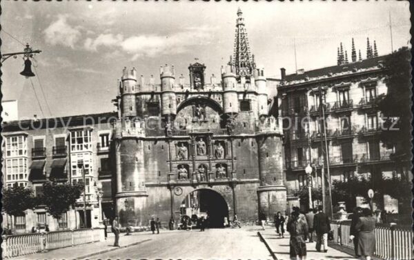 Burgos Arco y puente de Santa Maria