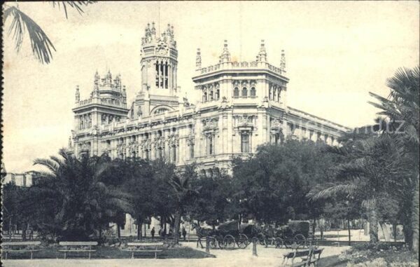 Madrid Spain Salon del Prado Museo Pferdedroschke