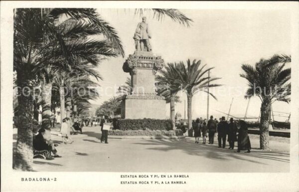 Badalona Estatua Roca y Pi en la Ramela
