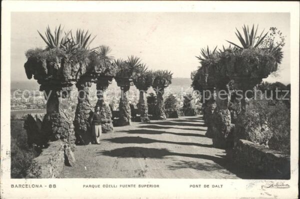 Barcelona Cataluna Parque Güell Puente Superior