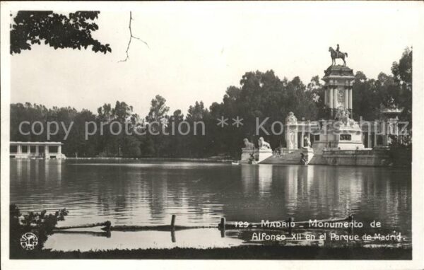 Madrid Spain Monumento de Alfonso XII en el Parque d