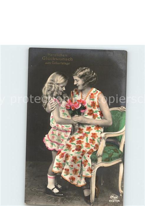 Foto Amag Nr. 64517/4 Geburtstag Kind Mutter Blumen