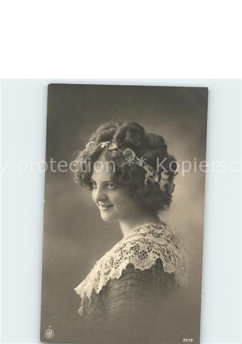 Foto NPG Nr. 2018 Frau Haarschmuck