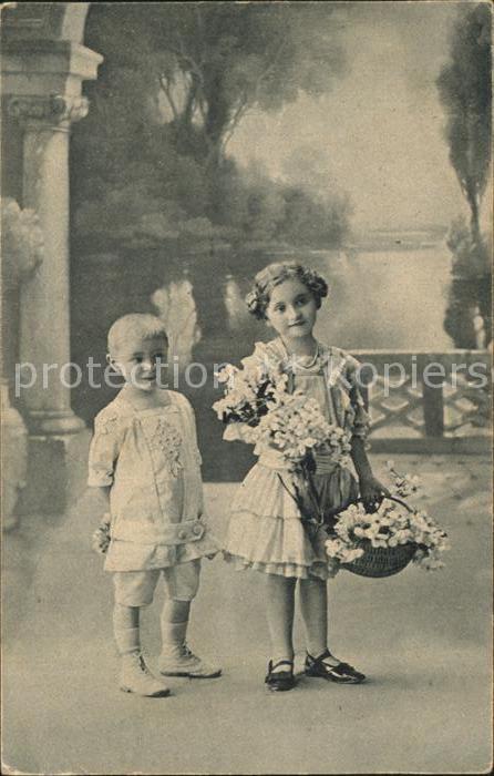 Kinder Child Enfants Blumen Foto-Uabaa-Nr. 1357/4