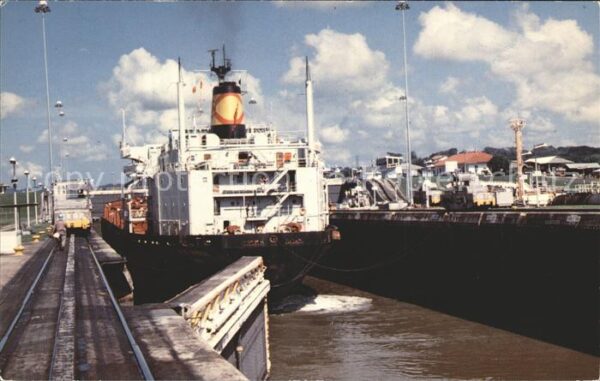 Schiffe Ships Navires Frachtschiff Barco de carga Canal de Pa