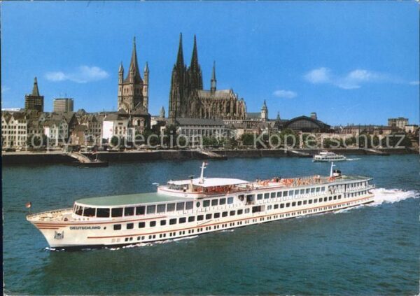 Motorschiffe M.S. Deutschland Köln am Rhein Dom