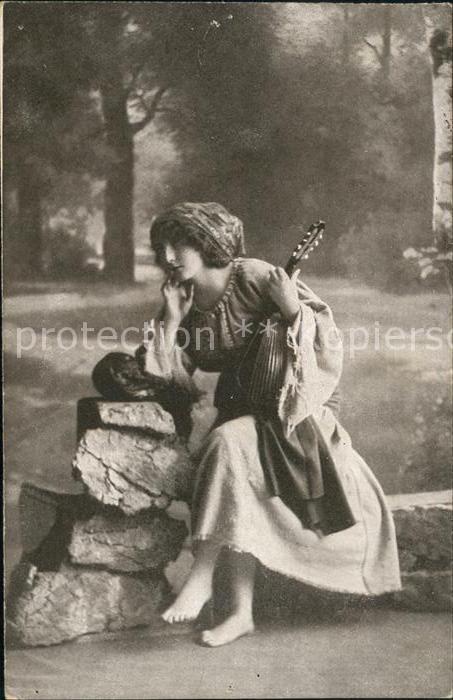 Mandoline Frau