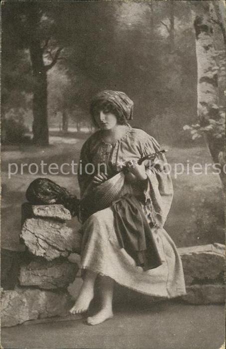 Mandoline Frau