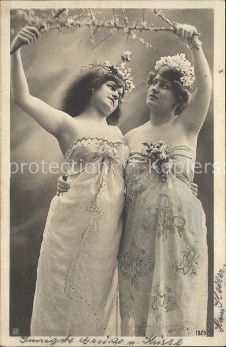 Foto RPH Nr. 1925 Frauen Blumen Mode